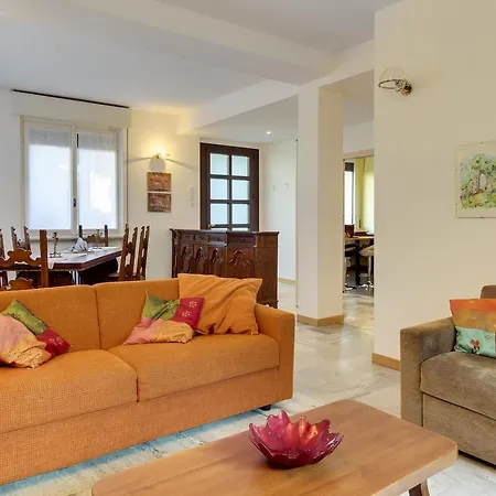 Semesterbostad Casa Emilia Dongo